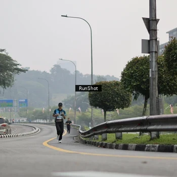 Runner Photo 7035268
