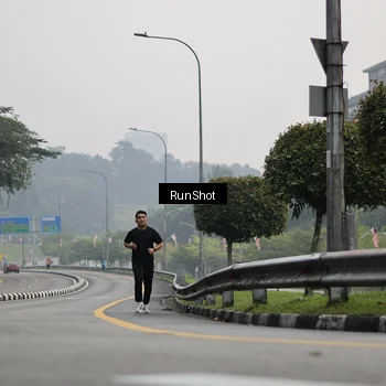 Runner Photo 7035298