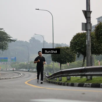 Runner Photo 7035299