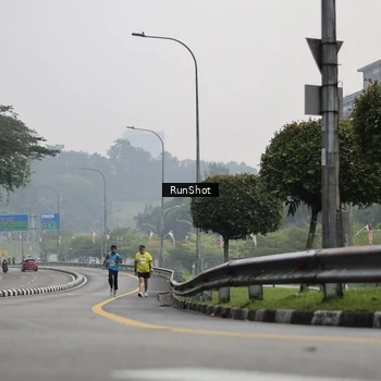 Runner Photo 7035341