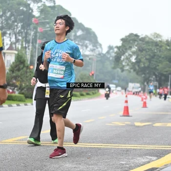 Runner Photo 7035345
