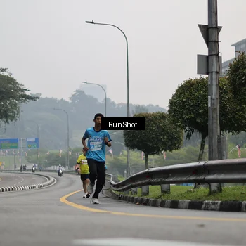 Runner Photo 7035350