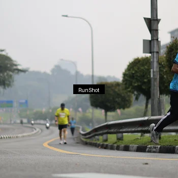Runner Photo 7035353