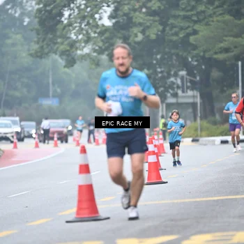 Runner Photo 7035358