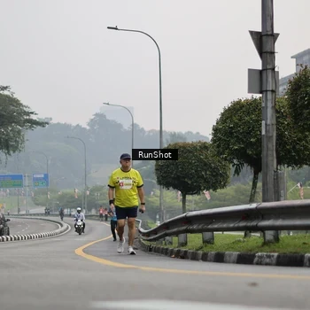 Runner Photo 7035359