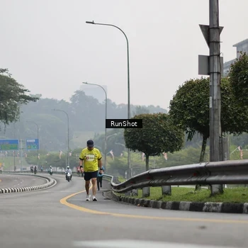 Runner Photo 7035363
