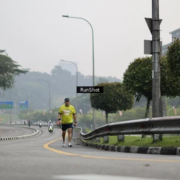Runner Photo 7035365