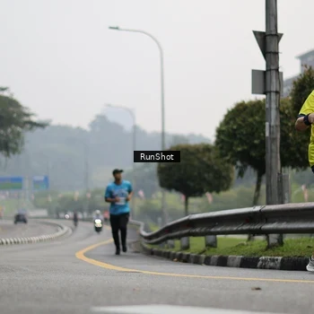 Runner Photo 7035369