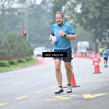 Runner Photo 7035375