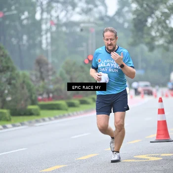 Runner Photo 7035376