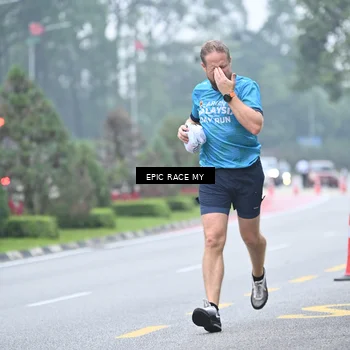 Runner Photo 7035399