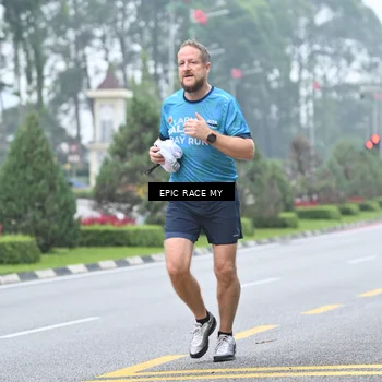 Runner Photo 7035404