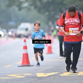 Runner Photo 7035413