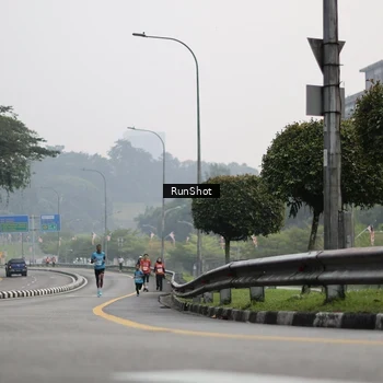 Runner Photo 7035415