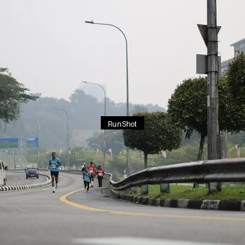 Runner Photo 7035422