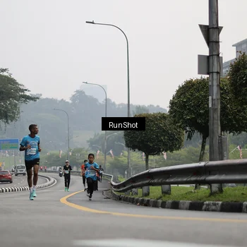 Runner Photo 7035430