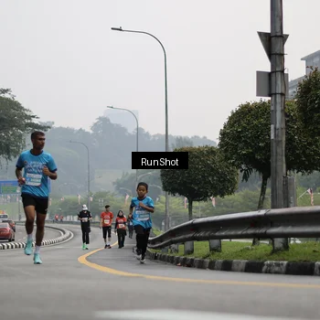 Runner Photo 7035436