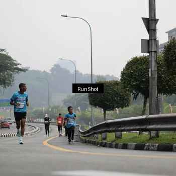 Runner Photo 7035437