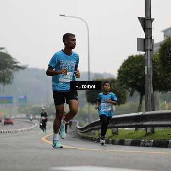 Runner Photo 7035438