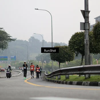 Runner Photo 7035439