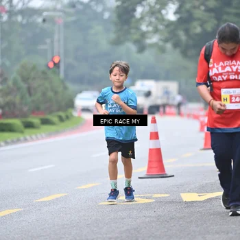 Runner Photo 7035441