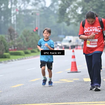 Runner Photo 7035442