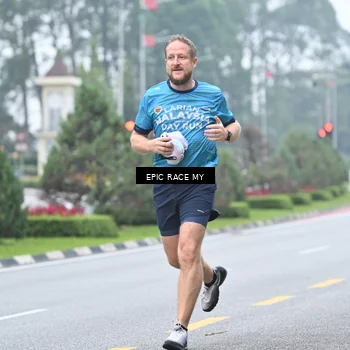 Runner Photo 7035449