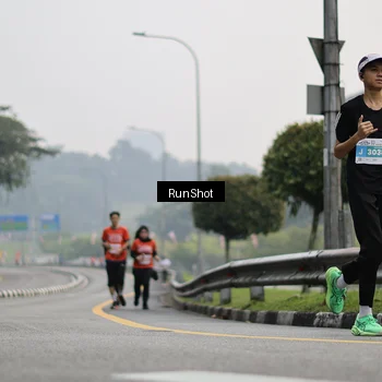Runner Photo 7035450
