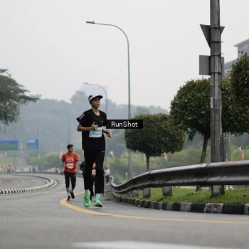 Runner Photo 7035460