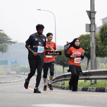 Runner Photo 7035464