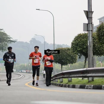 Runner Photo 7035471