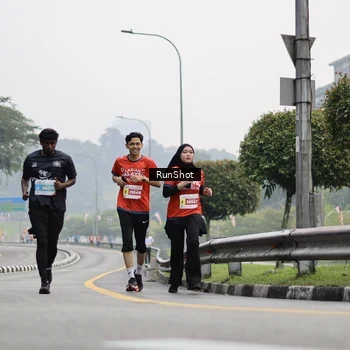 Runner Photo 7035487