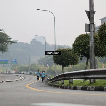 Runner Photo 7035525