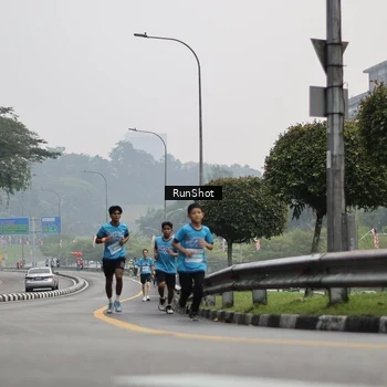 Runner Photo 7035528
