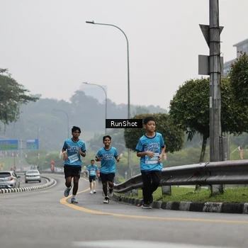 Runner Photo 7035538