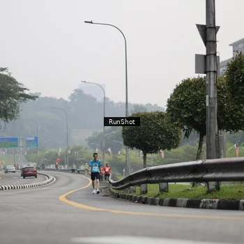 Runner Photo 7035541