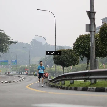 Runner Photo 7035544