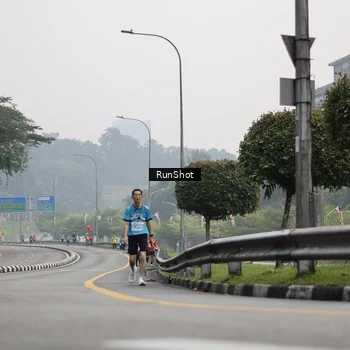 Runner Photo 7035553