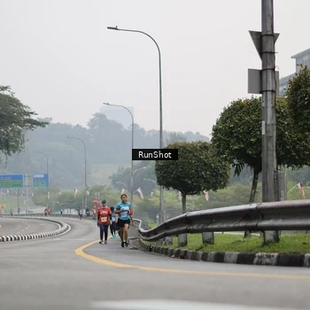 Runner Photo 7035570