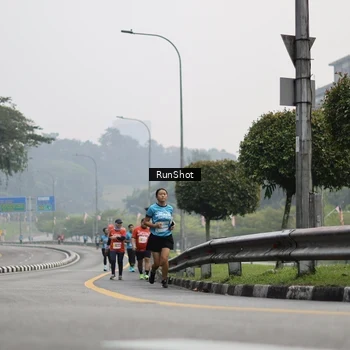 Runner Photo 7035574