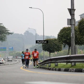 Runner Photo 7035582