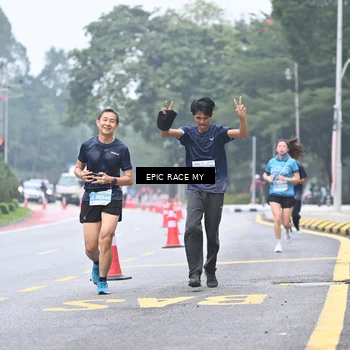 Runner Photo 7035590