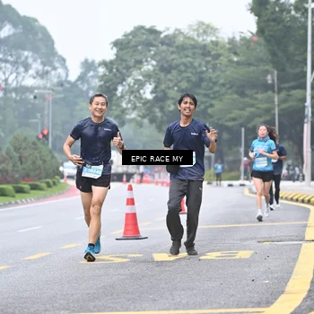 Runner Photo 7035601