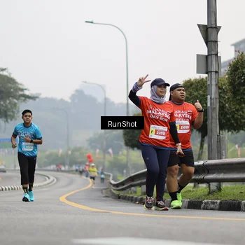 Runner Photo 7035608