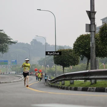 Runner Photo 7035615
