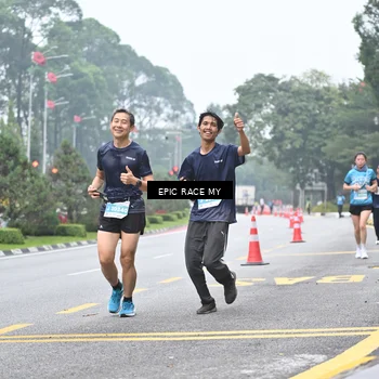 Runner Photo 7035633