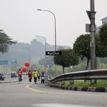 Runner Photo 7035634
