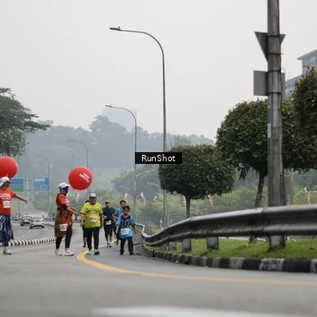 Runner Photo 7035643