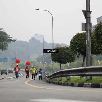 Runner Photo 7035647