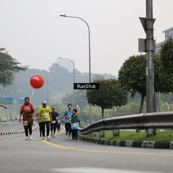 Runner Photo 7035649